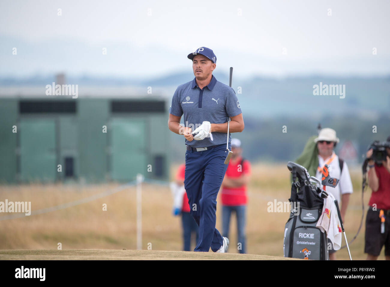 Ricky Fowler macht sich auf den Weg zum 18 Grün während Tag zwei der Aberdeen Standard Investitionen Scottish Open im Gullane Golf Club, East Lothian. Stockfoto