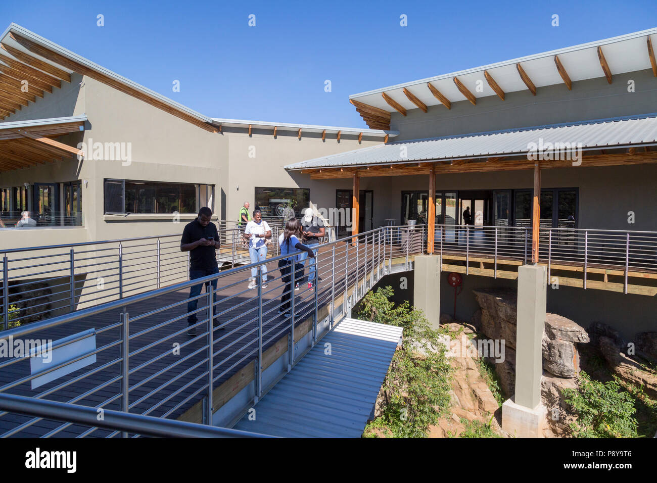 Touristen an der Schlucht Visitor Center in der Nähe von Graskop Graskop Mpumalanga Stockfoto