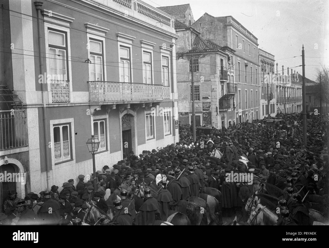 292 Begräbnis de Manuel de Arriaga, saíndo da sua residência Na Rua de São Francisco de Paula, e desde 1920, Rua Presidente Arriaga Stockfoto