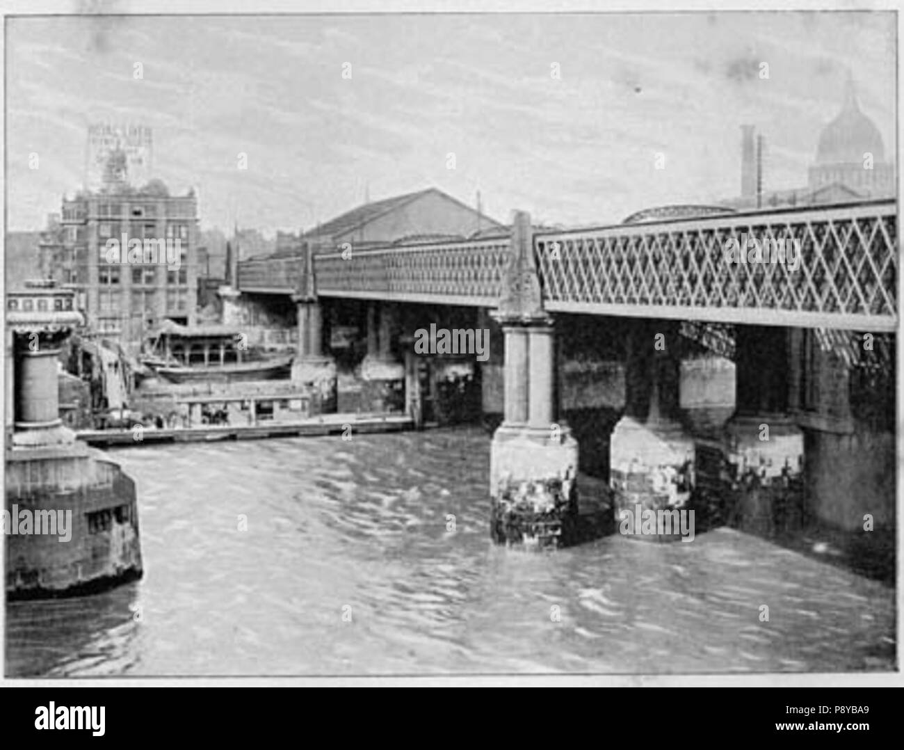 . 60 Blackfriars Railway Bridge Stockfoto