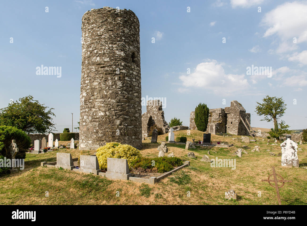 Ruhestätte von Arthur Guinness auf dem Gelände der alten Klosteranlage in Oughterard im County Kildare, Irland. Stockfoto