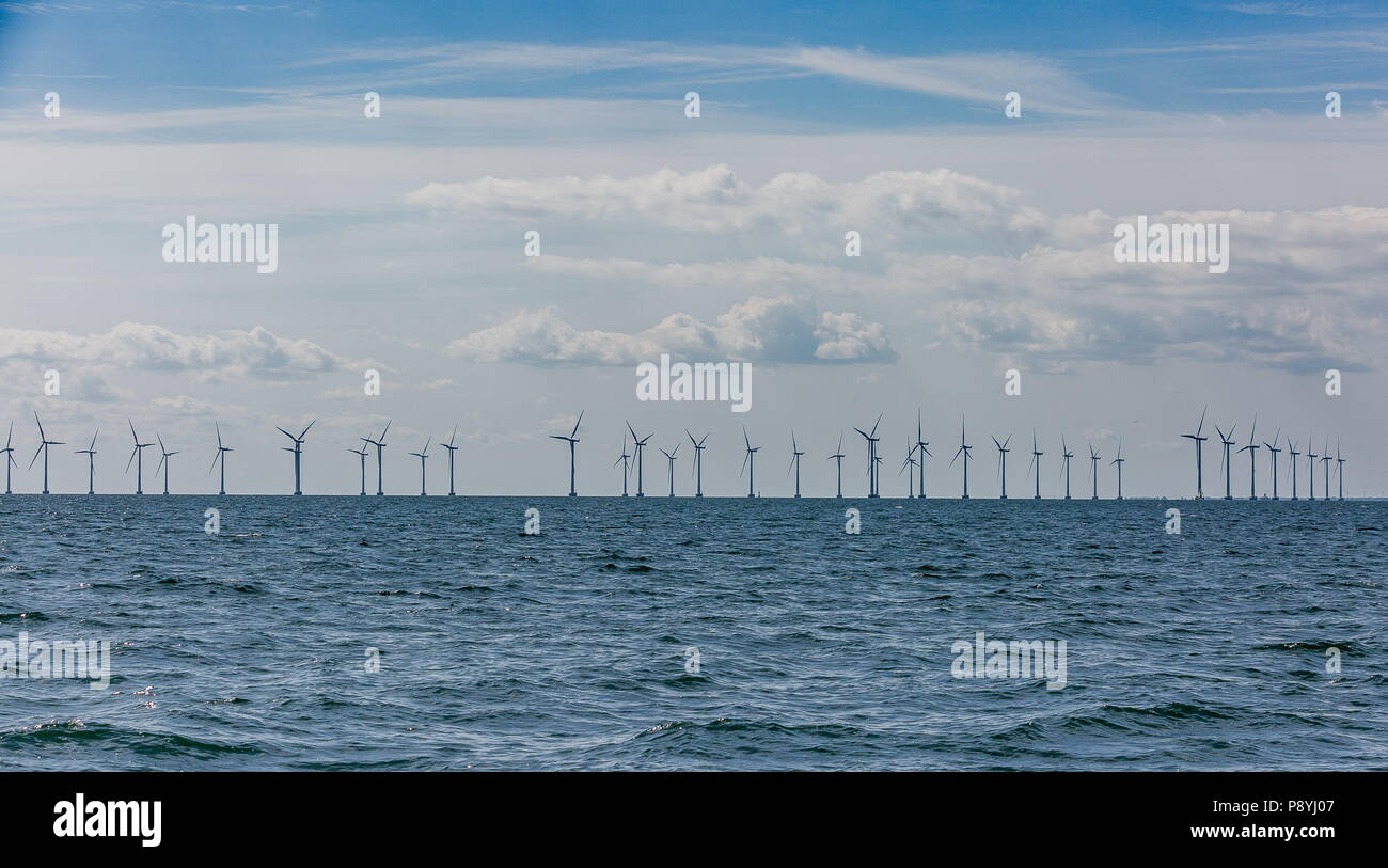 Wind Power craft im Meer. Sauberer Strom. Die Windenergie. Ostsee Stockfoto