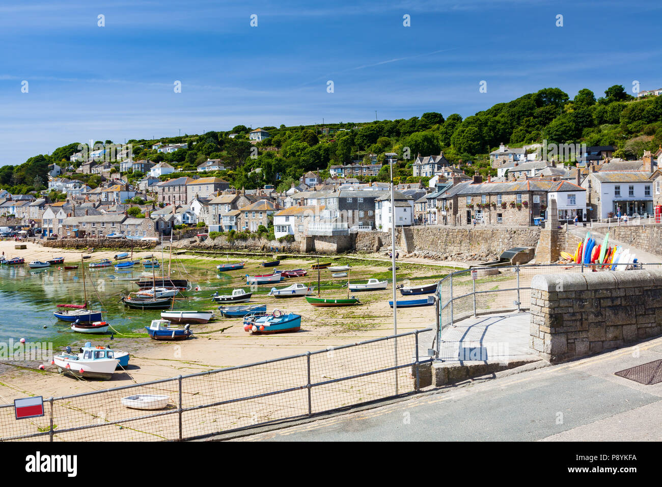 Das schöne Dorf und Hafen von Mousehole in der Nähe von Penzance Cornwall England UK Europa Stockfoto
