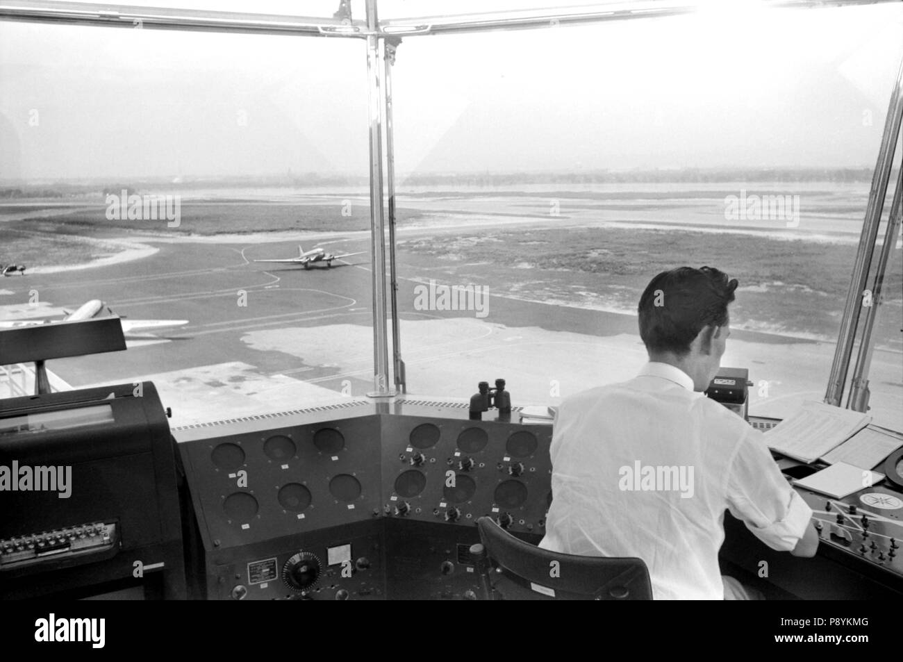 Air Traffic Controller im Kontrollturm, Municipal Airport, Washington DC, USA, Jack, Delano, Farm Security Administration, Juli 1941 Stockfoto