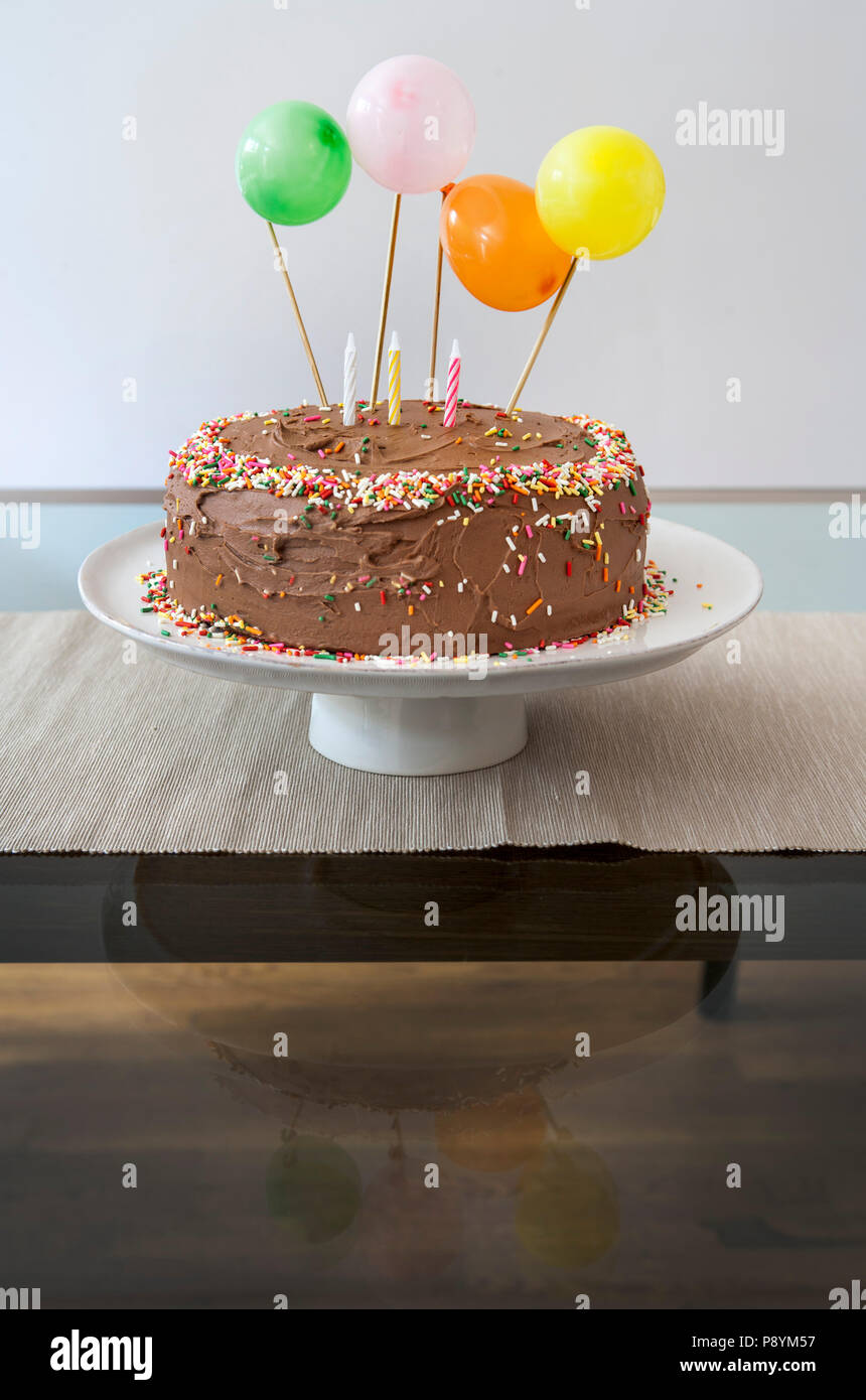 Kuchen schokoglasur -Fotos und -Bildmaterial in hoher Auflösung – Alamy