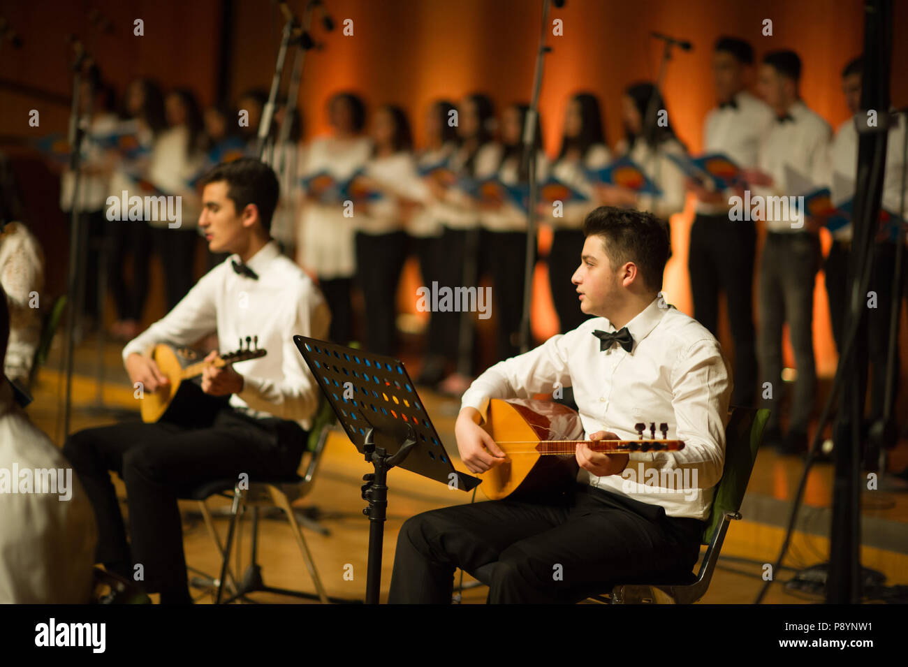 Türkische Volksmusik Konzert, Türkische Musiker spielen Türkische Instrumente Stockfoto