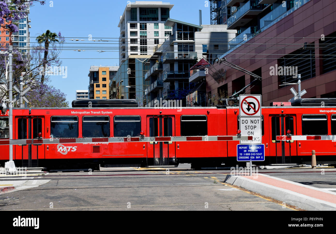 MTS Trolley in der Innenstadt von San Diego, Kalifornien Stockfoto