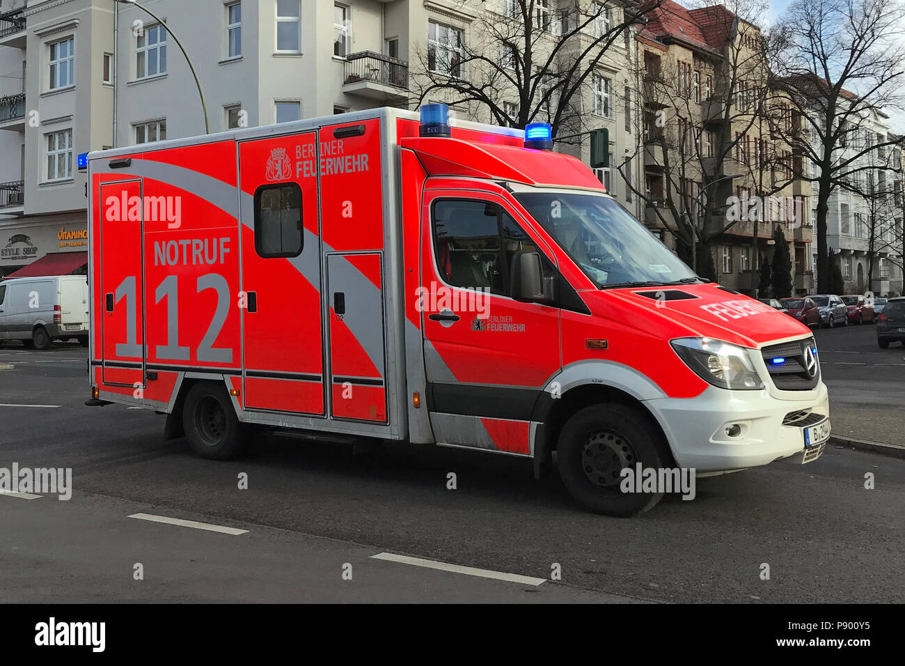 Berlin, Deutschland, Rettungswagen der Berliner Feuerwehr Stockfoto