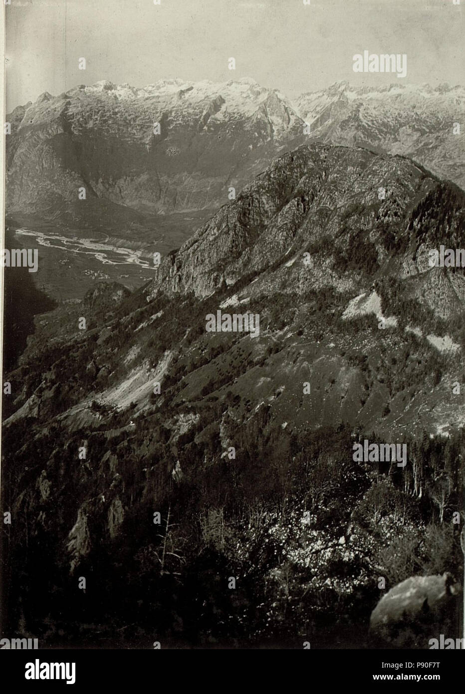 . 349 Javorcek mit Kote 806 vom Vrsicsattel aus mit Canin, Confinkette, Prevalasattel im Hintergrunde. (BildID) 15462854 Stockfoto