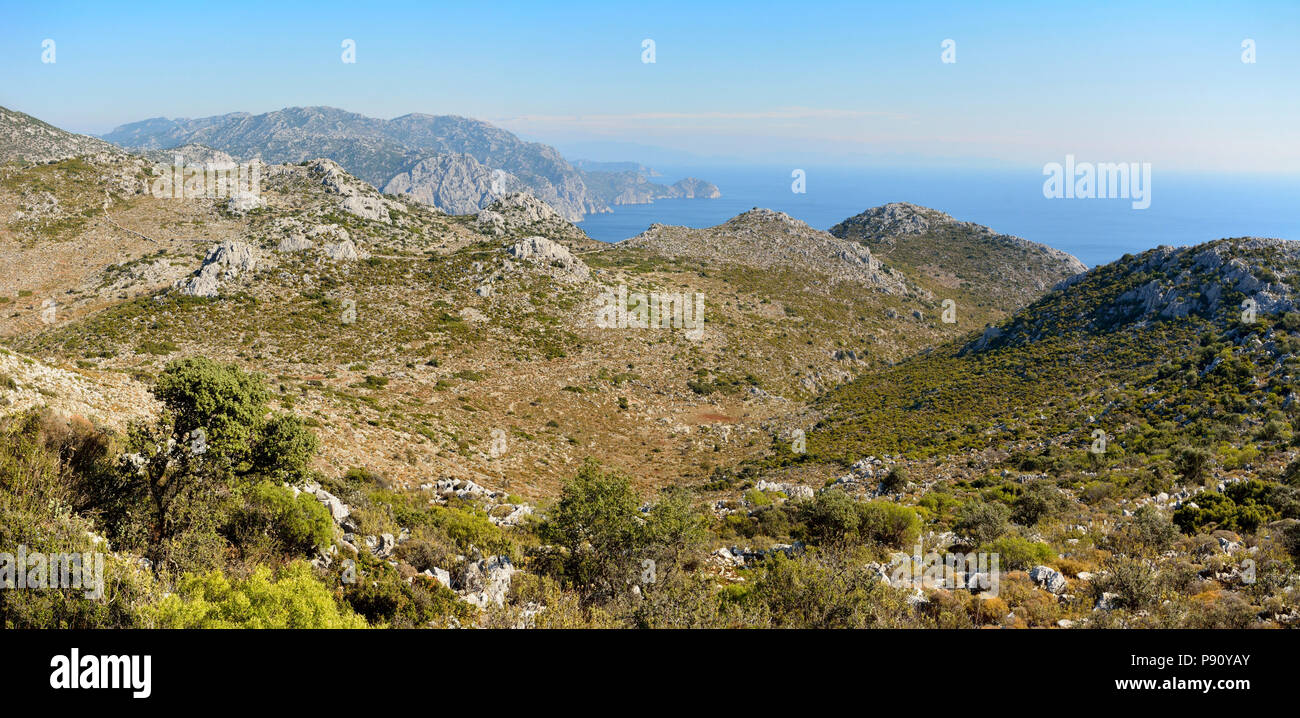 Felsigen Mittelmeerküste zwischen Sogut und Taslica auf der Halbinsel Bozburun bei Marmaris Resort Stadt in der Türkei. Stockfoto