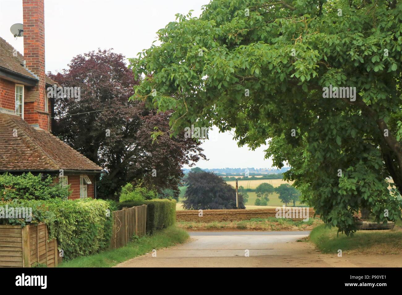 Gerahmte Ansicht der Grafschaft Oxfordshire an der Banbury, Rolling Hills. Stockfoto