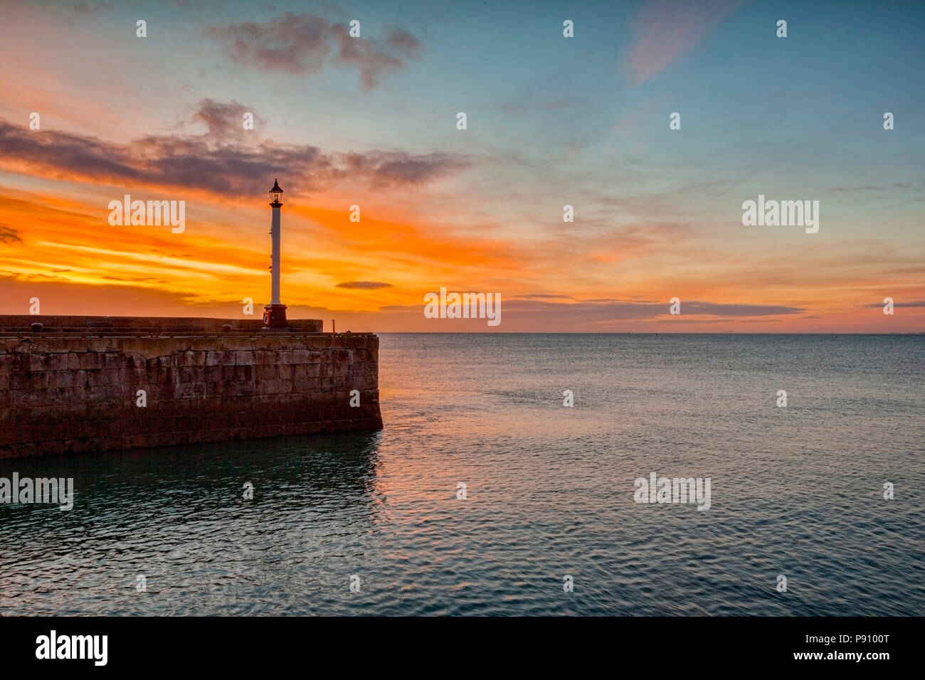 Pierat Bridlington Hafen bei Sonnenaufgang. Stockfoto