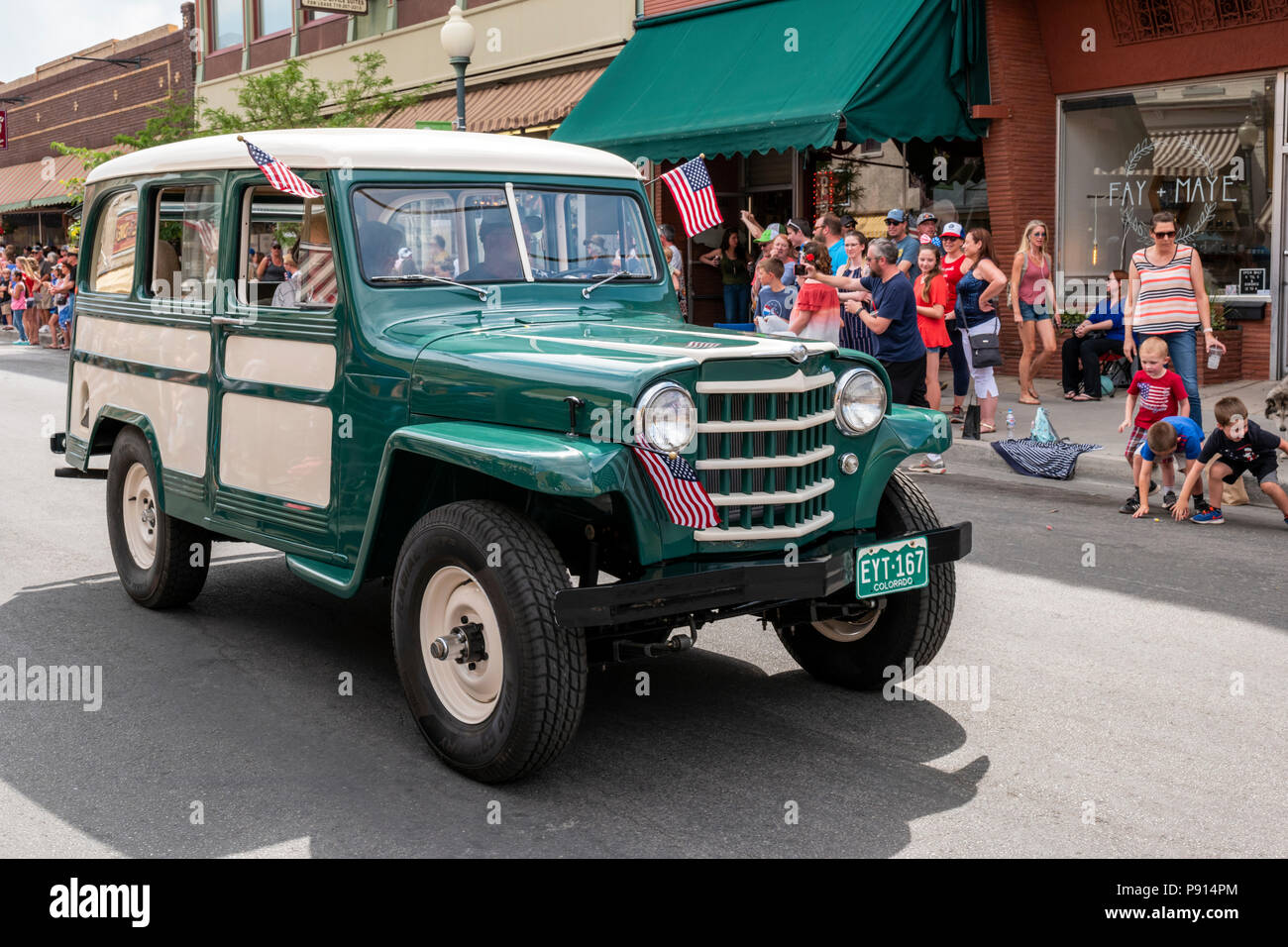 Antike Jeep; jährliche Viertel der Juli Parade in der kleinen Bergstadt Salida, Colorado, USA Stockfoto