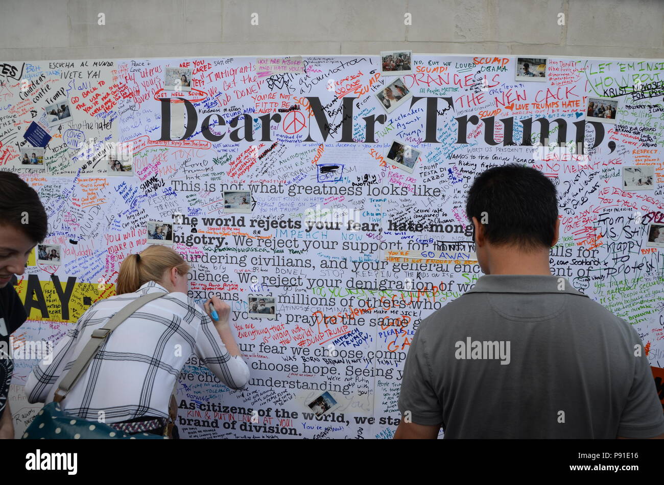 London, UK, 13. Juli 2018. Anti trump Proteste und Plakate in Trafalgar Square London uk 13. Juli 2018 Sehr geehrter Herr Trump Unterzeichnung board: Simon Leigh/Alamy leben Nachrichten Stockfoto