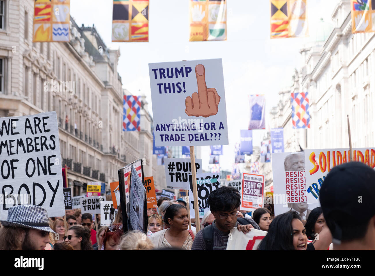 London, United Kingdon. 13. Juli 2018. 100.000 protestieren in London gegen den Besuch von US-Präsident Donald Trump Credit: Tom Leighton/Alamy leben Nachrichten Stockfoto