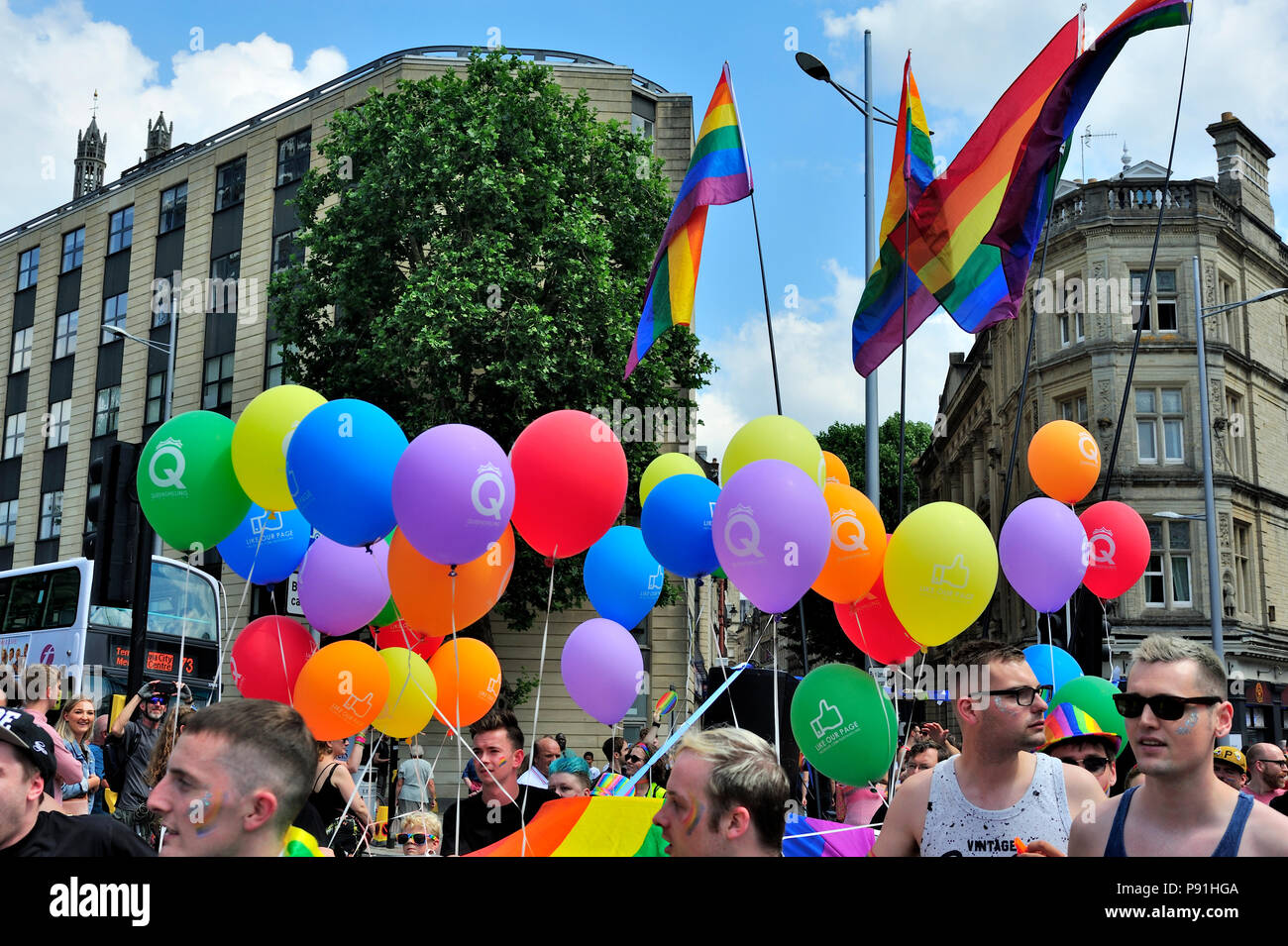 Bristol, UK, 14. Juli 2018. Gay Pride Veranstaltungen rund um Bristol feiern LGBTQ stolz Credit: Charles Stirling/Alamy leben Nachrichten Stockfoto