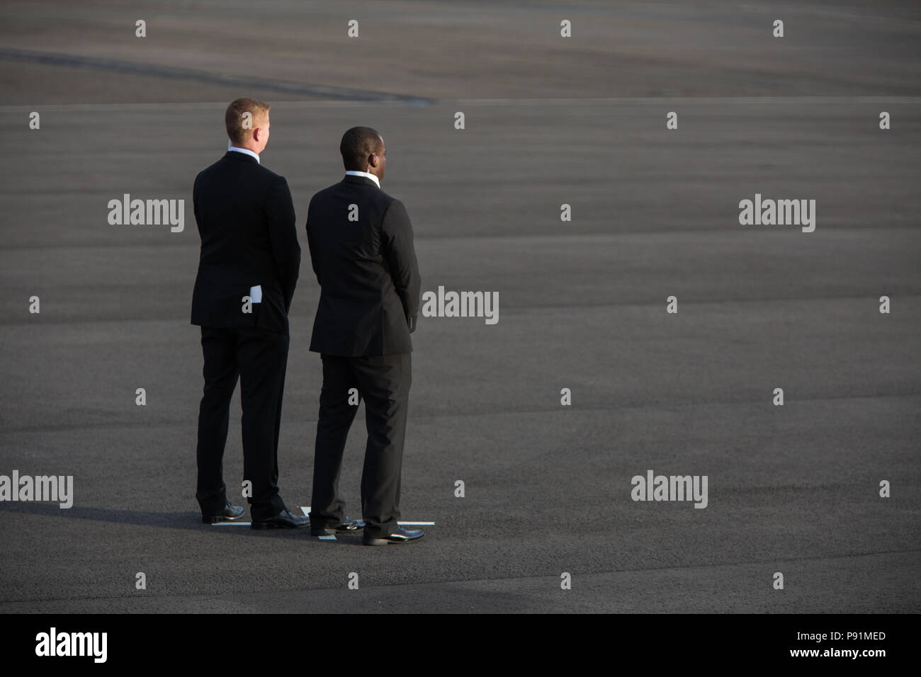 Prestwick, Schottland, am 13. Juli 2018. Präsident Donald Trump, und seine Frau Melania, kommen in der Air Force One in Glasgow Prestwick International Airport zu Beginn einer zweitägigen Reise nach Schottland. Bild: Jeremy Sutton-Hibbert / alamy Nachrichten. Stockfoto