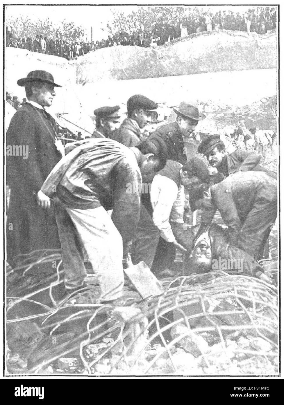 382 La extracción de los cadáveres, de Goñi (7/8) Stockfoto