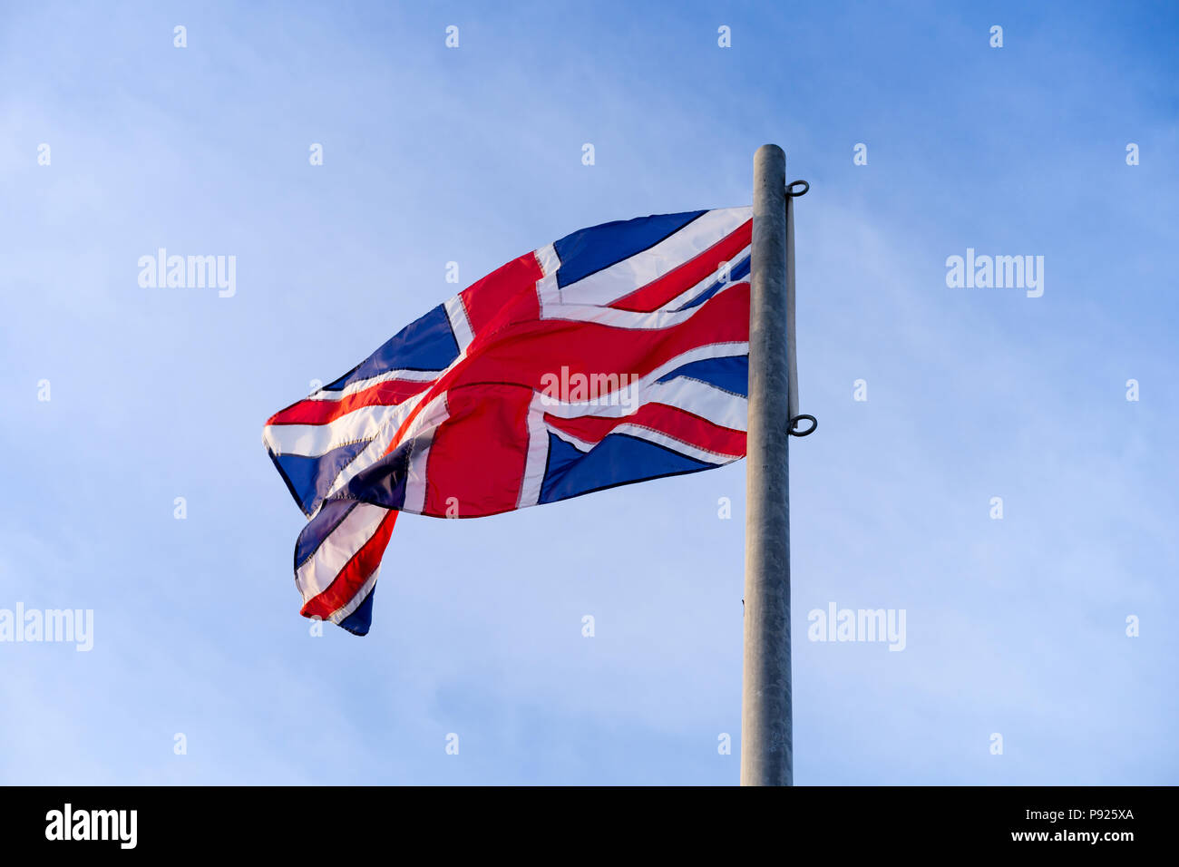 Wehende Flagge des Vereinigten Königreichs Stockfoto