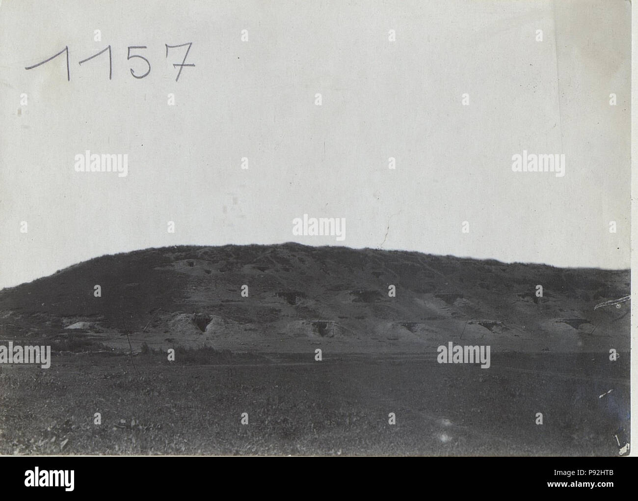 487 Fotoalbum Unterkünfte in künstlichen Erdhöhlen bei Potutory. (BildID) 15729913 Stockfoto