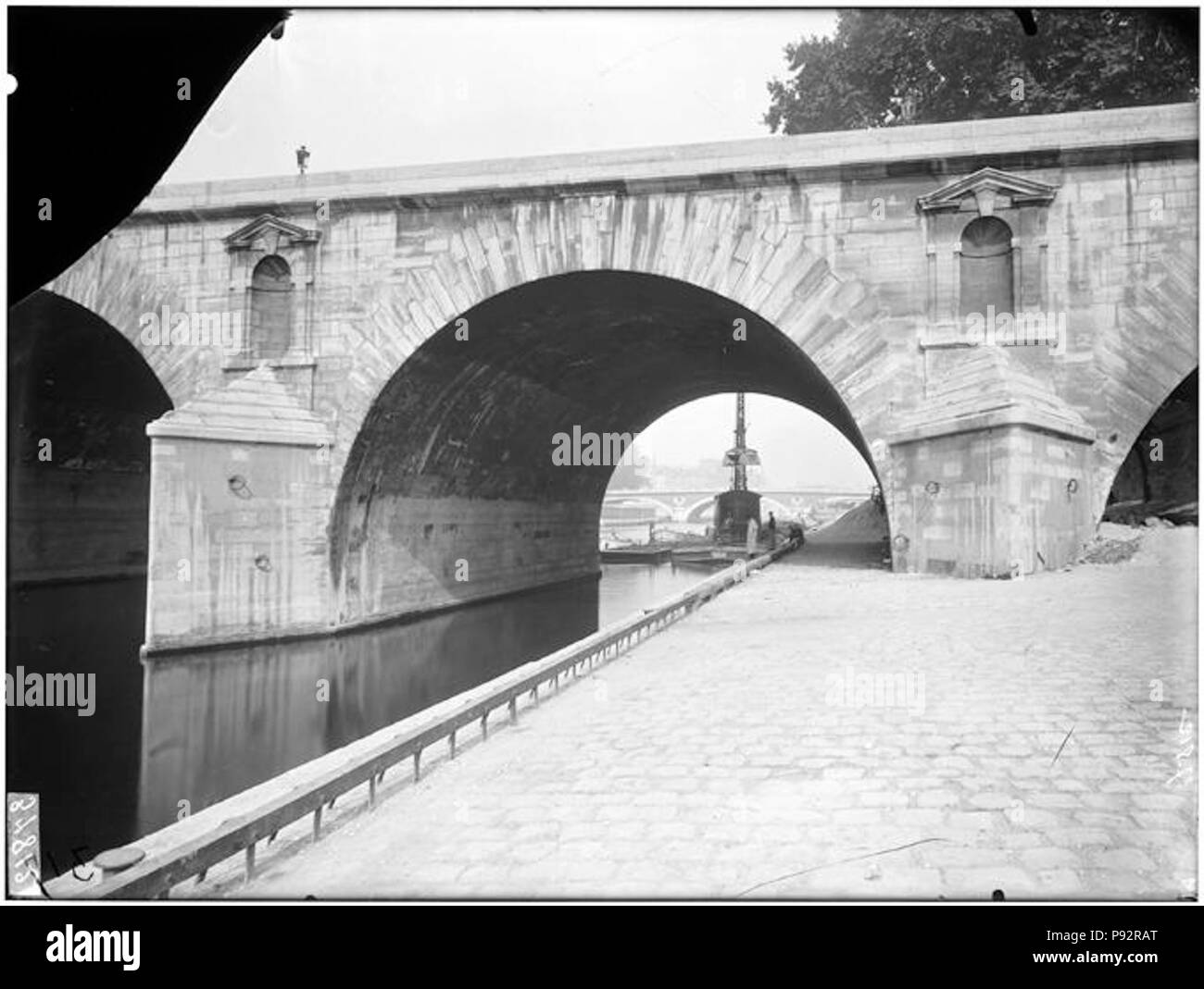 468 Pont Marie - Vue des Arches et du quai - Paris 04 - Médiathèque de l'architecture et du patrimoine - APMH 00037812 Stockfoto