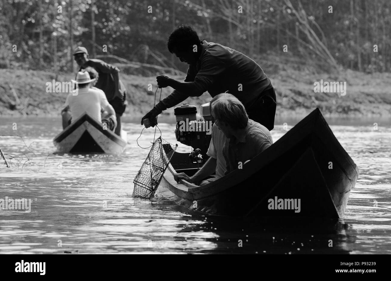 Eco - Tourismus bietet eine Tour durch die Mangroven und Fischereipraktiken im Dorf Ban Talae Nok im Norden Andaman Meer - THAILAND Stockfoto
