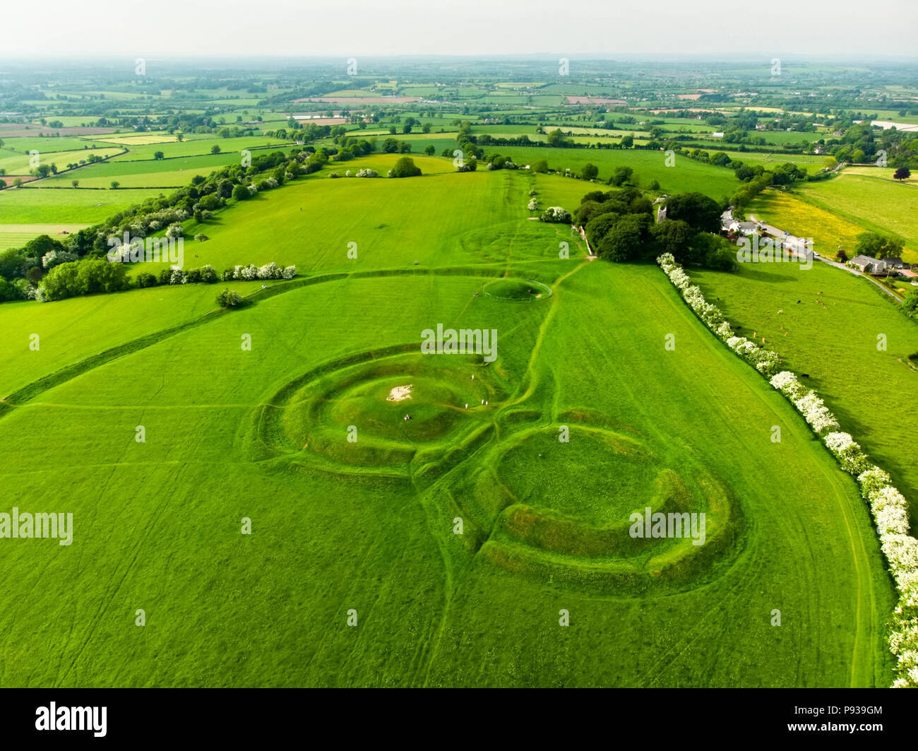 Luftaufnahme der Hügel von Tara, einer archäologischen Komplex, mit einer Reihe von antiken Monumente und, je nach Tradition, verwendet werden, da der Sitz der Stockfoto