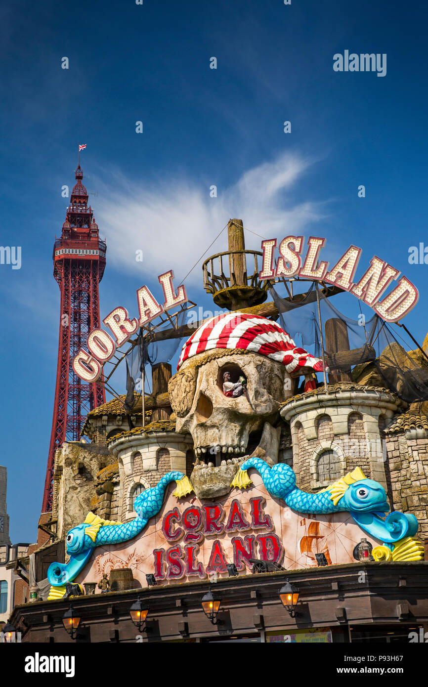Großbritannien, England, Lancashire, Blackpool, Promenade, Coral Island pirate themed Attraktion Eingang Stockfoto