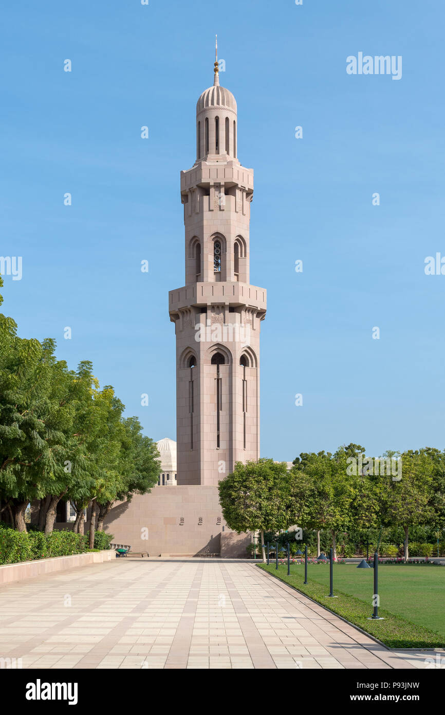 Minarett an der Sultan Qaboos Grand Mosque in Maskat, Oman, Stockfoto