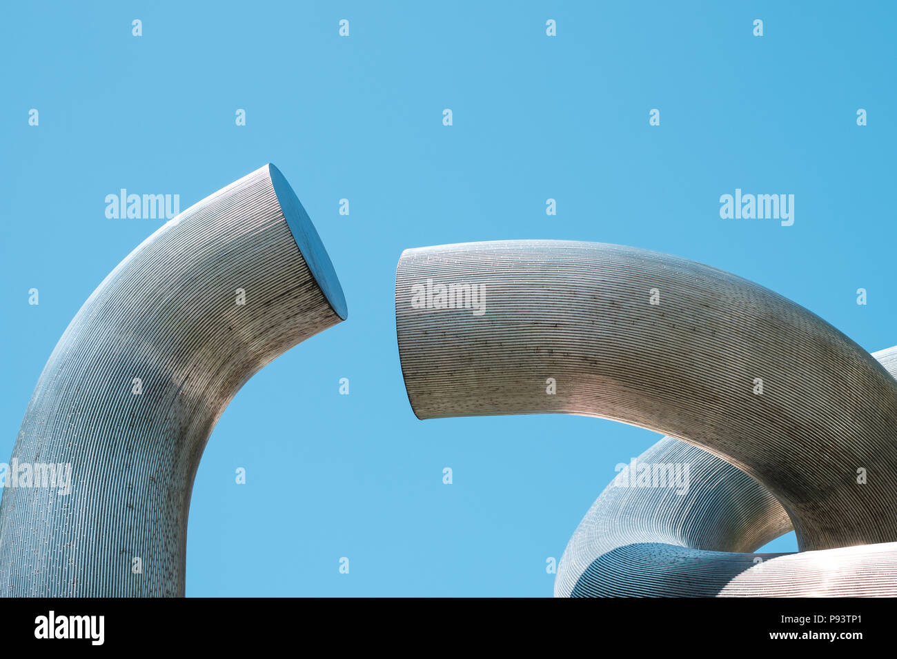 Berlin, Deutschland - Juli 2017: Detail der 'Broken chain' Skulptur am Kurfürstendamm, vom Bildhauer Brigitte und Martin Matschinsky-Denninghoff Matsch Stockfoto