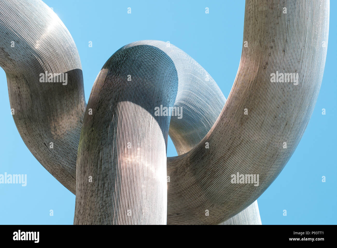 Berlin, Deutschland - Juli 2017: Detail der 'Broken chain' Skulptur am Kurfürstendamm, vom Bildhauer Brigitte und Martin Matschinsky-Denninghoff Matsch Stockfoto