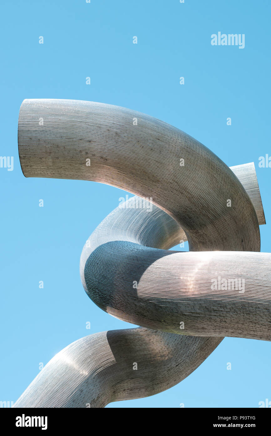 Berlin, Deutschland - Juli 2017: Detail der 'Broken chain' Skulptur am Kurfürstendamm, vom Bildhauer Brigitte und Martin Matschinsky-Denninghoff Matsch Stockfoto