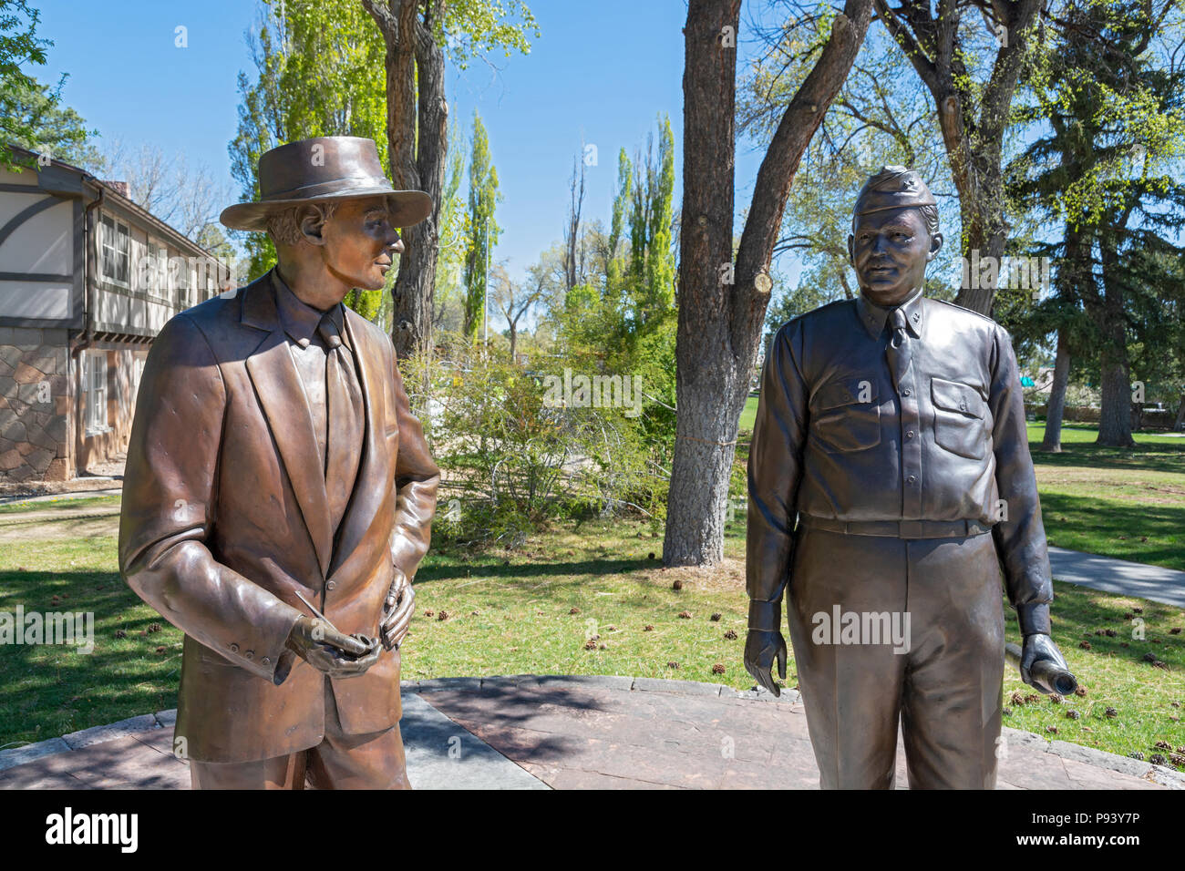 New York, Los Alamos, Statuen von Dr. J. Robert Oppenheimer und General Leslie R. Haine, wissenschaftliche und militärische Leiter der Manhattan Project Stockfoto