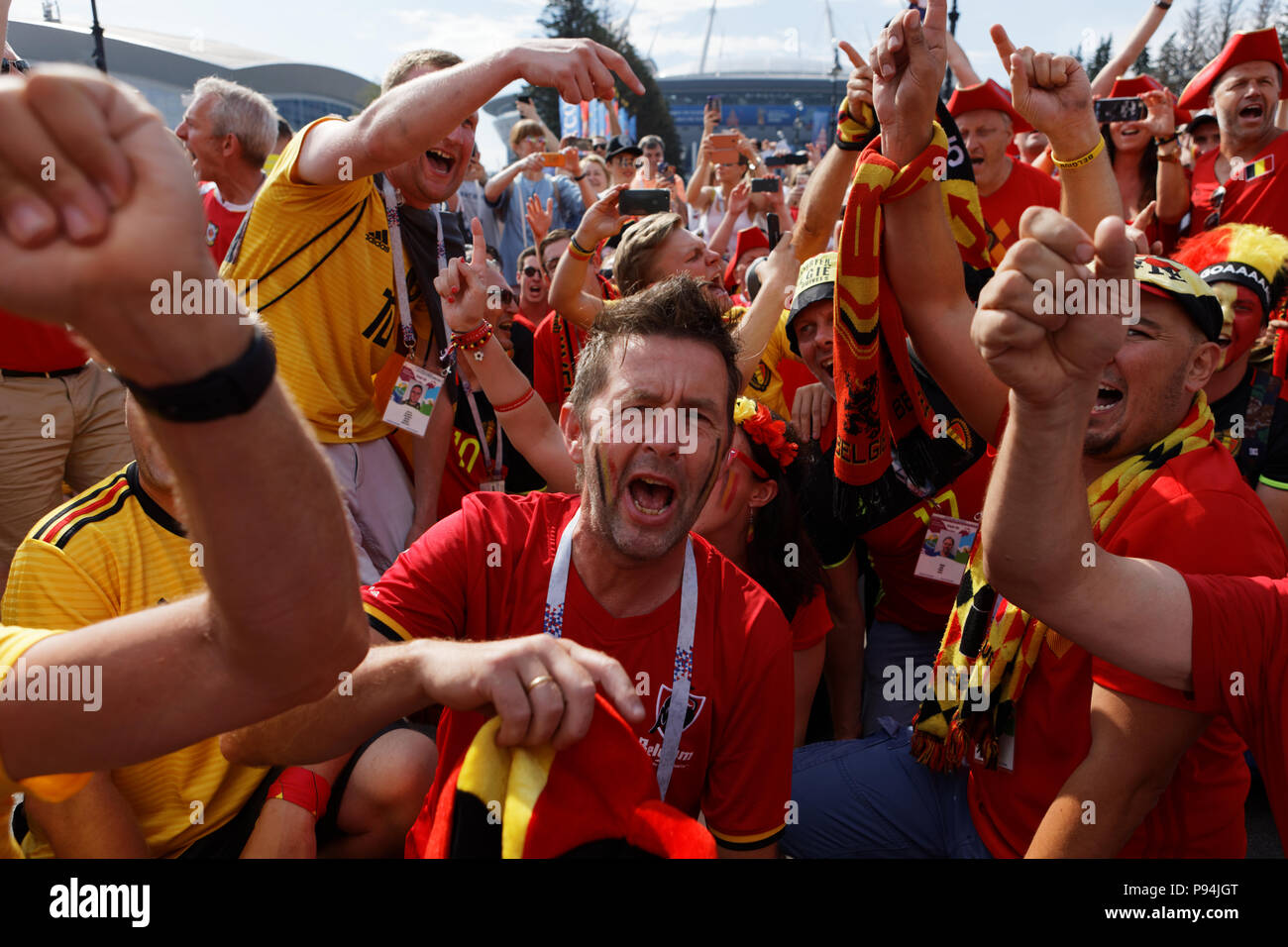 St. Petersburg, Russland - 14. Juli 2018: Die belgische Fußball-Fans in Sankt-petersburg Stadion vor dem Spiel um Platz 3 der FIFA WM Russland 201 Stockfoto