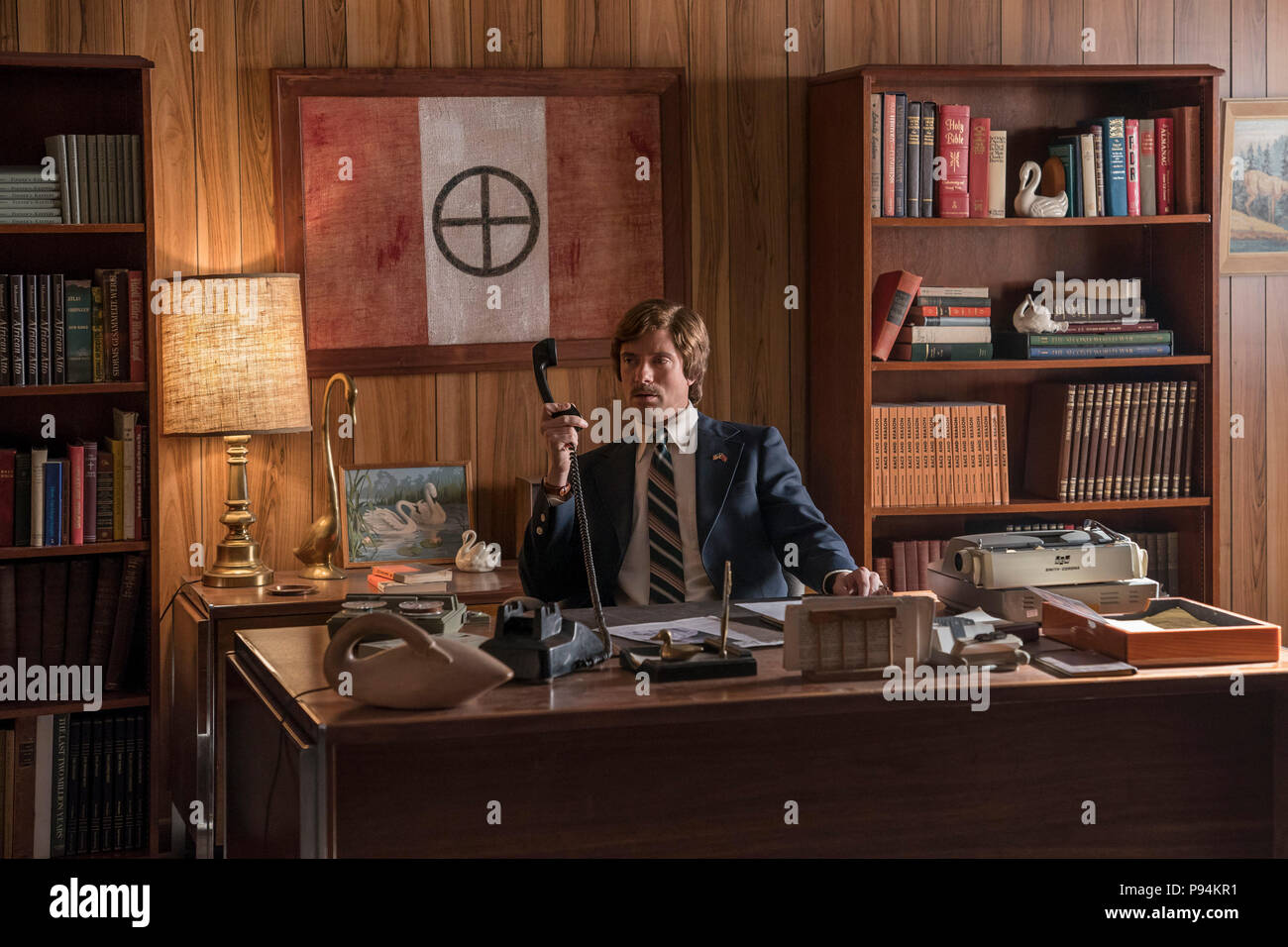 RELEASE Datum: August 10, 2018 TITEL: BlacKkKlansman STUDIO: Focus Features Regie: Spike Lee PLOT: Ron Stallworth, einen Afrikaner Polizeioffizier aus Colorado, gelungen, das lokale Ku Klux Klan zu infiltrieren und wurde der Leiter des lokalen Kapitel. In den Hauptrollen: TOPHER GRACE Stars wie David Duke. (Bild: © Focus Features/Entertainment Bilder) Stockfoto