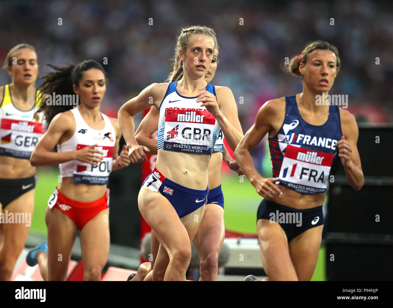 Großbritanniens Jemma Reekie konkurriert in der Frauen 1500 m Rennen während der Leichtathletik WM im Queen Elizabeth Stadium, London. Stockfoto