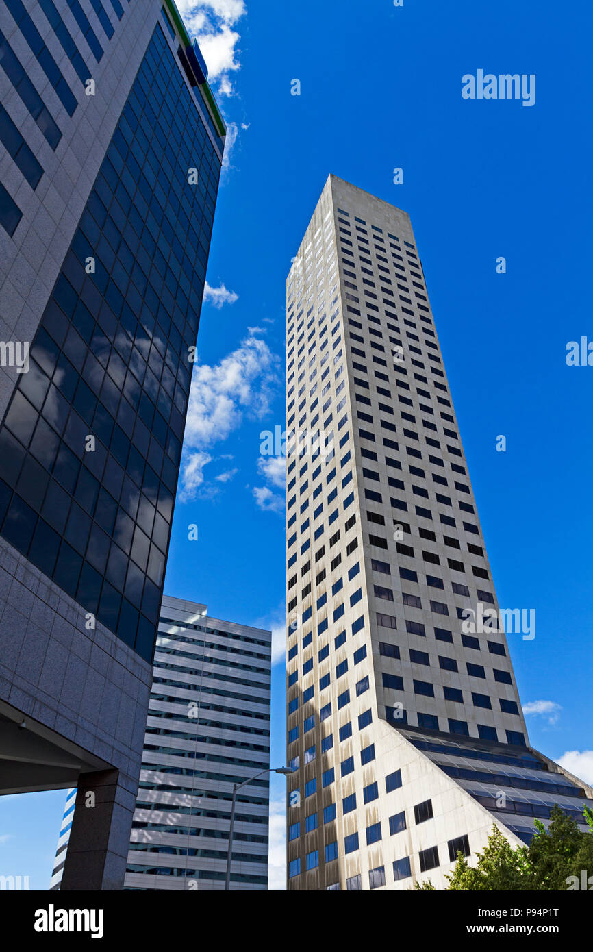 Turmhohe Wolkenkratzer in der Innenstadt einer Großstadt Stockfoto