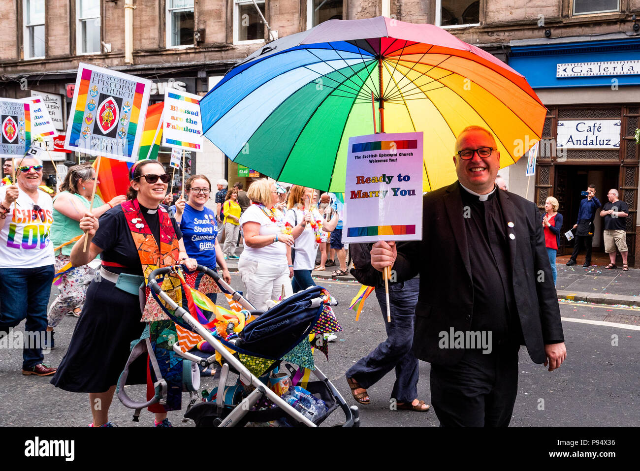 Glasgow, UK. Sa 14 Juli 2018. Die Teilnehmer an der Glasgow jährliche Pride Parade März LGBTI-Feier über George Square im Zentrum der Stadt. Credit: Andy Catlin/Alamy leben Nachrichten Stockfoto