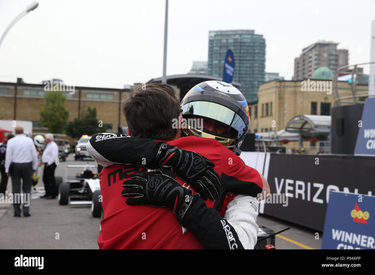 Toronto, Kanada, 14. Juli 2018. Tag 2 Am honda Indy in Toronto, Ontario, Kanada. USF 2000 1. Rennen endete mit Kyle Kirkwood (8) als Erster die Ziellinie überquert, Dakota Dickerson (9) 2. und Kaylen Frederick (24) 3. Kyle Kirkwood weiterhin die Schaltung mit 217 Punkten zu dominieren. Lukas Durda/Alamy leben Nachrichten Stockfoto Toronto, Kanada, 14. Juli 2018. Tag 2 Am honda Indy in Toronto, Ontario, Kanada. USF 2000 1. Rennen endete mit Kyle Kirkwood (8) als Erster die Ziellinie überquert, Dakota Dickerson (9) 2. und Kaylen Frederick (24) 3. Kyle Kirkwood weiterhin die Schaltung mit 217 Punkten zu dominieren. Lukas Durda/Alamy leben Nachrichten Stockfoto