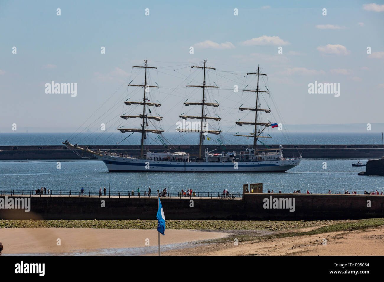 Die hohen Schiffe Auslaufen aus dem Hafen von Sunderland am 24. Juli 2018, Stockfoto