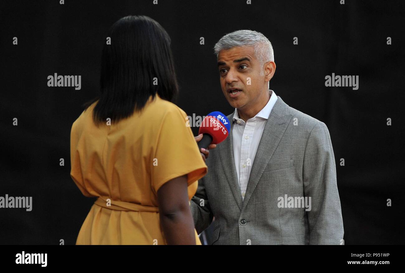Sadiq Khan, Bürgermeister von London gibt ein Interview von Sky Sports YV. Leichtathletik-WM. London Olympiastadion. Stratford. London. Auf "OK". 14.07.2018. Stockfoto