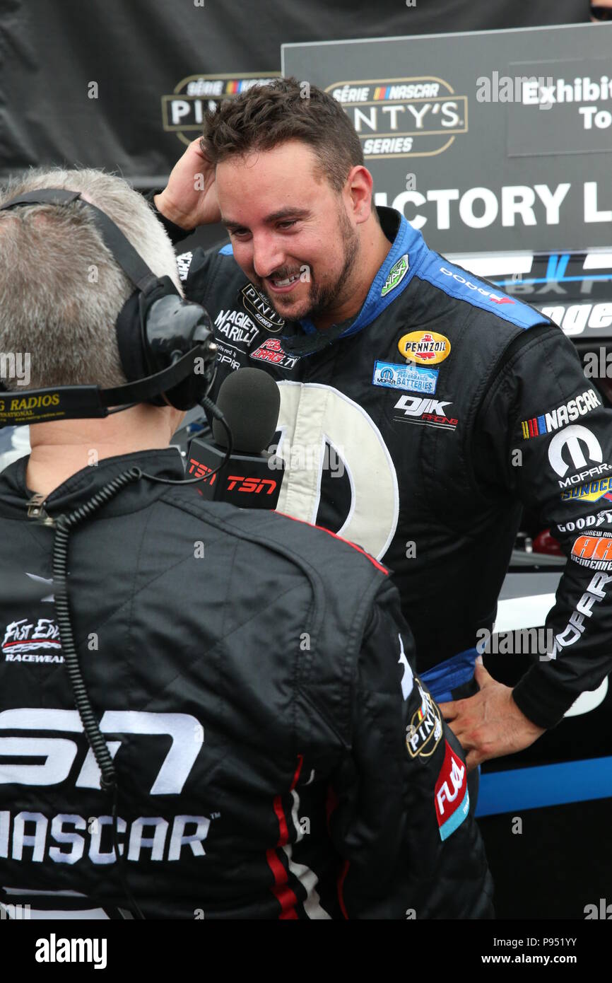 Tag 2 Am honda Indy in Toronto, Ontario, Kanada. Die NASCAR Pinty ist die Bühne in eine Schlacht zwischen Alex Tagliani (27) und Andrew Granger (18) am Ende Granger den Sieg nahm als Tagliani hatten Mühe auf der letzten Runde. Alex Tagliani sagte nach dem Rennen: "Ich war einfach nur hoffen, dass mein Auto machen würde, um die Ziellinie" j.f Dumoulin (4) 3 fertige Rd. Lukas Durda/Alamy leben Nachrichten Stockfoto Tag 2 Am honda Indy in Toronto, Ontario, Kanada. Die NASCAR Pinty ist die Bühne in eine Schlacht zwischen Alex Tagliani (27) und Andrew Granger (18) am Ende Granger den Sieg nahm als Tagliani hatten Mühe auf der letzten Runde. Alex Tagliani sagte nach dem Rennen: "Ich war einfach nur hoffen, dass mein Auto machen würde, um die Ziellinie" j.f Dumoulin (4) 3 fertige Rd. Lukas Durda/Alamy leben Nachrichten Stockfoto