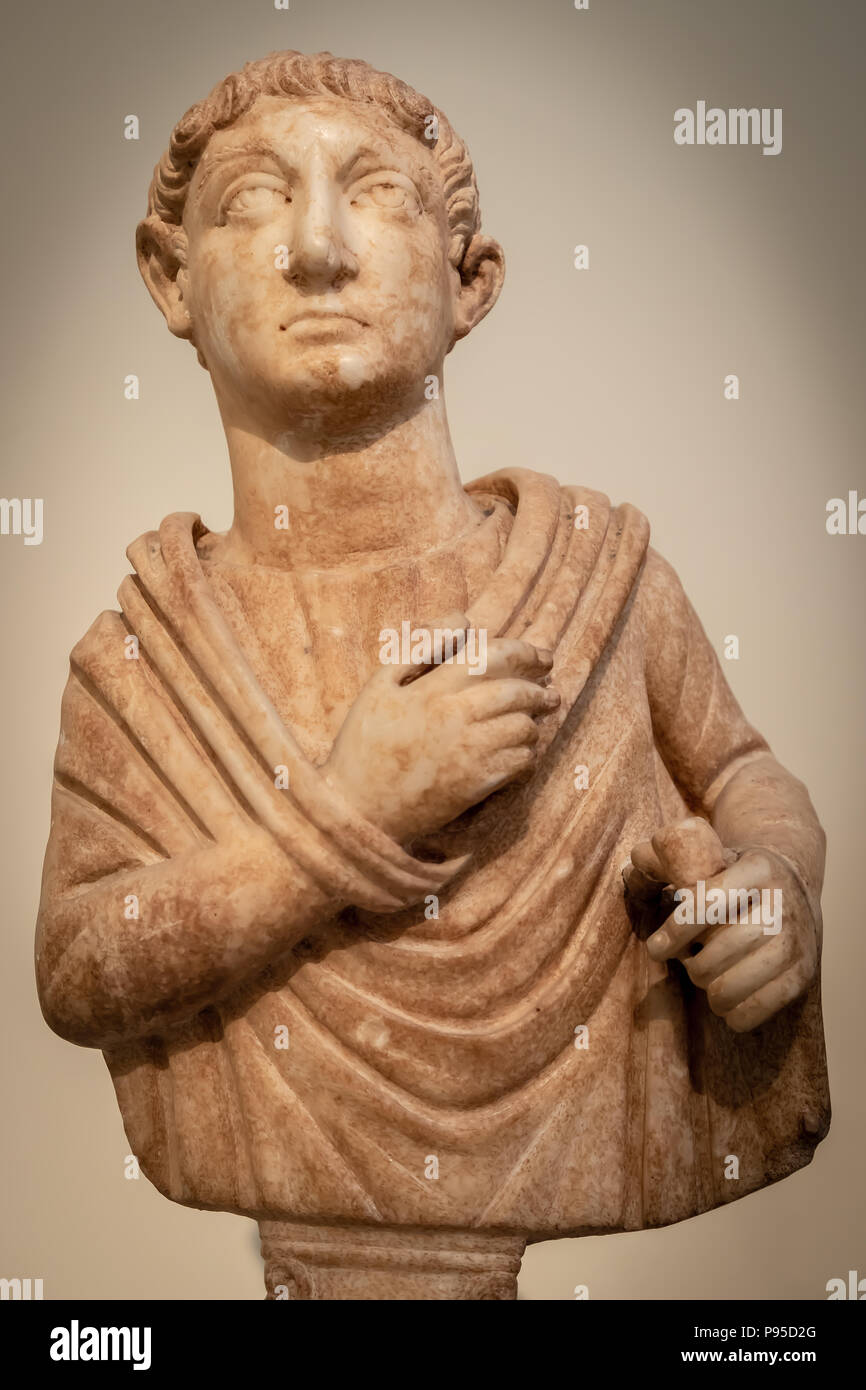 Männliche Porträt eines Mannes mit einer Blättern, Pentelic Marmor, Politiker, Bürokraten, oder Geistigen, frühen vierten Jahrhundert nach Christus. Stockfoto