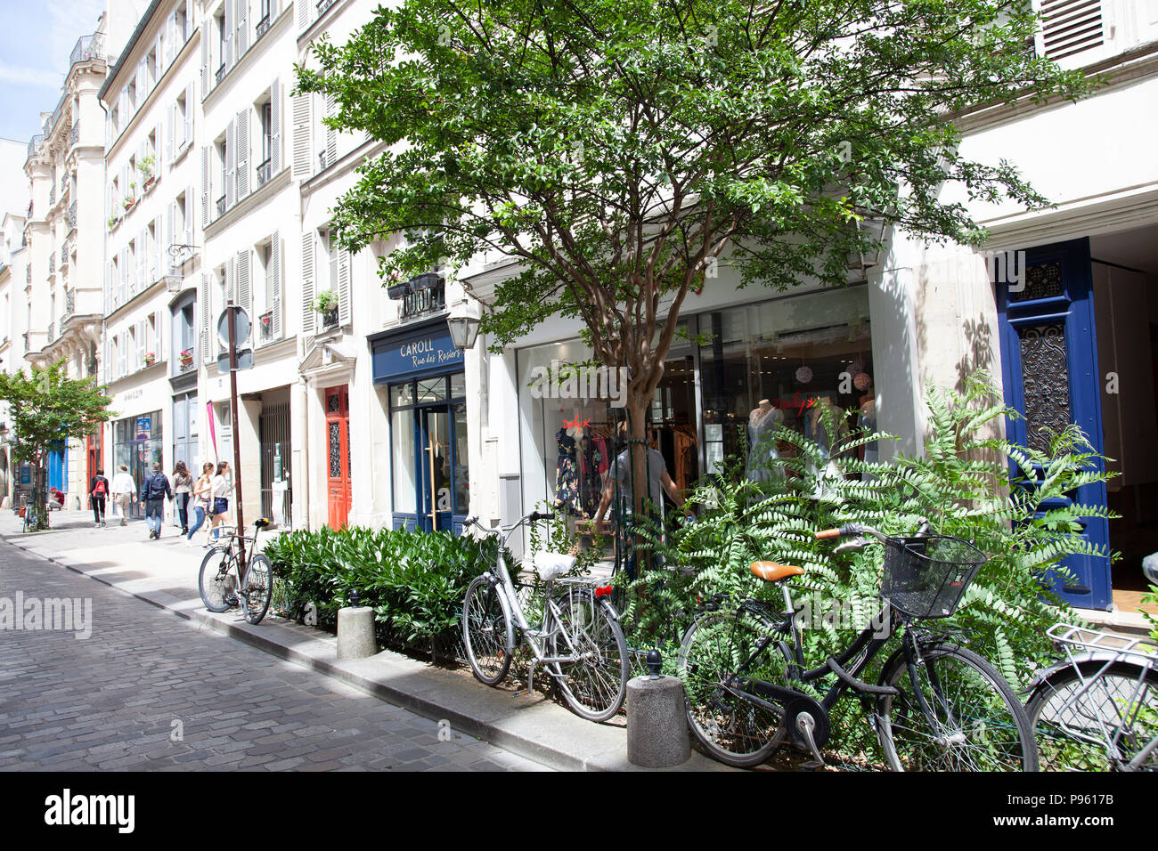 Geschäften in der Rue des Rosiers in Paris, Frankreich Stockfoto