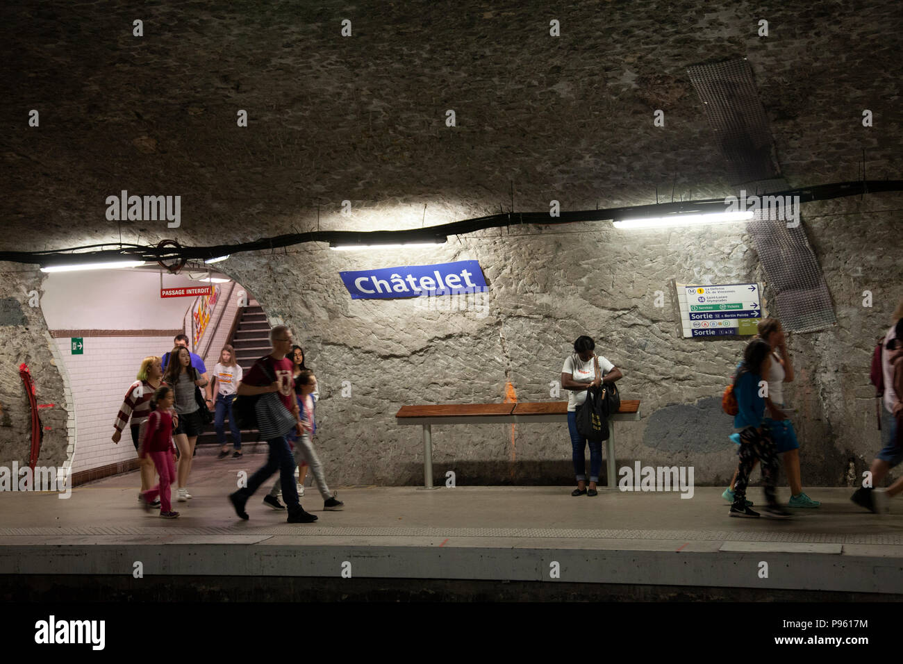 Chatelet U-Bahnsteig in Paris, Frankreich Stockfoto