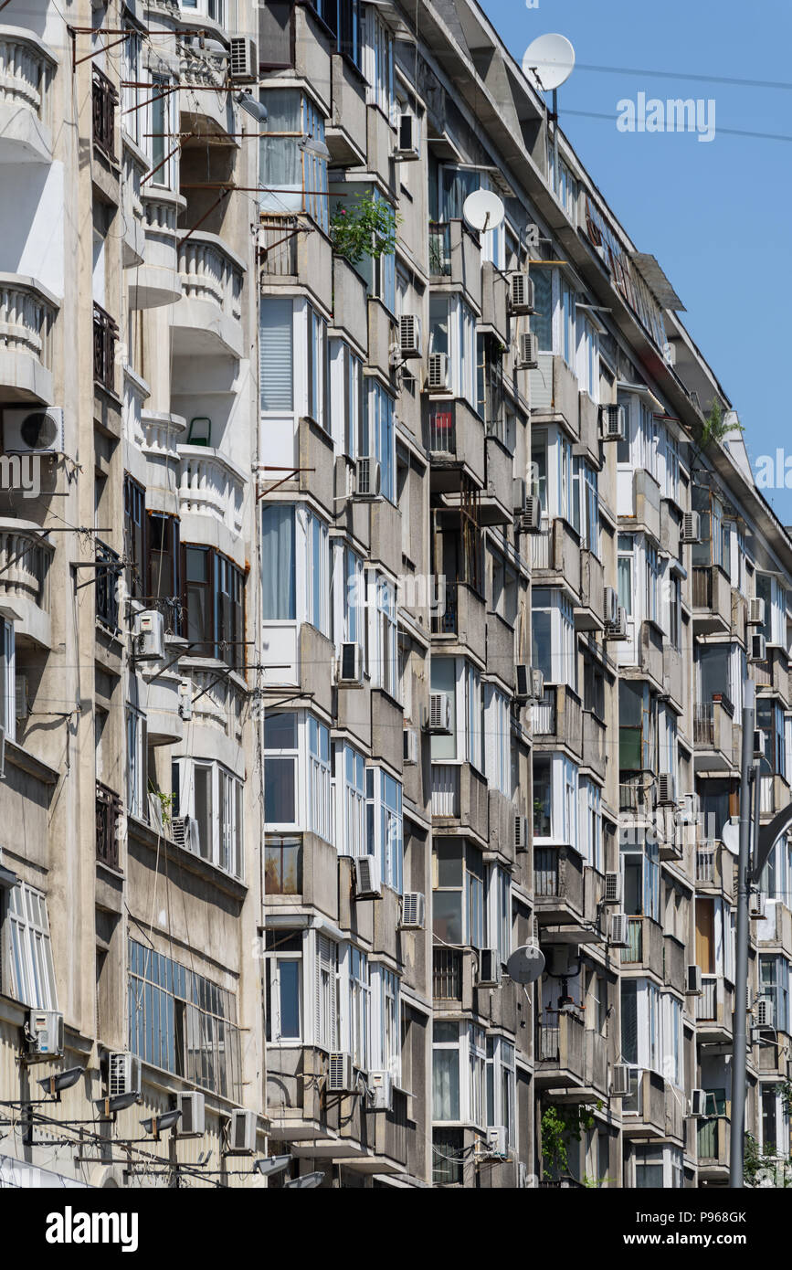 Kommunistische Gebäude Apartments in der Innenstadt von Bukarest in Rumänien Stockfoto