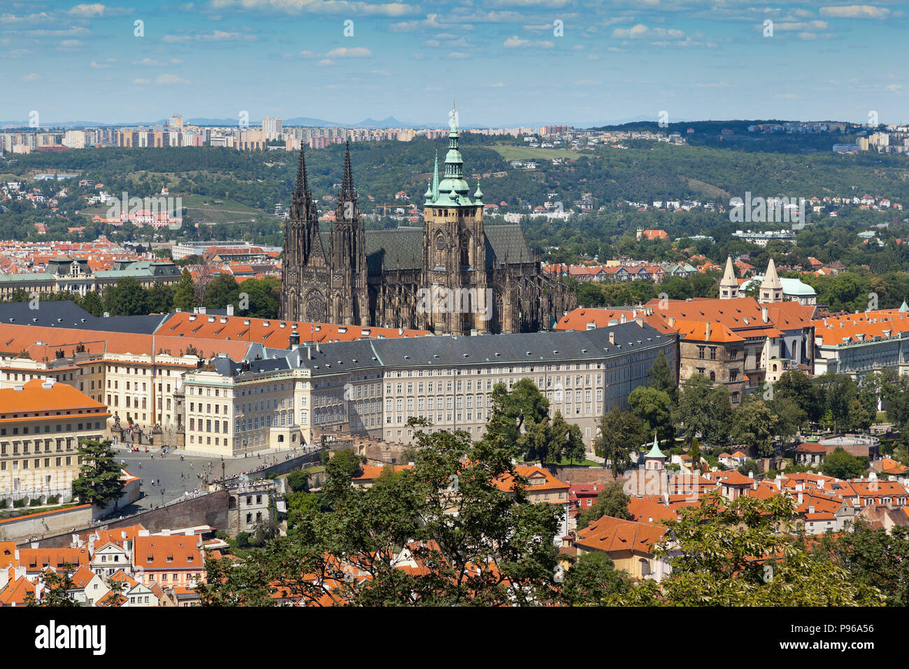 Panorama von Prag in der Nähe des Kloster Strahov, zeigen die Burganlage und der Metropolitan Kathedrale des heiligen Veit, Wenzel Stockfoto