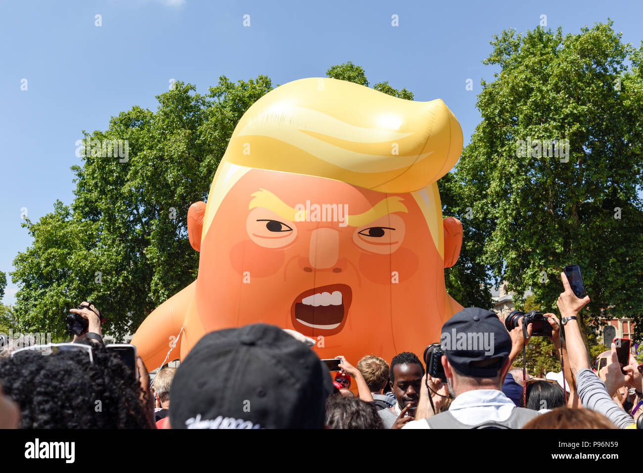 Präsident von Amerika Donald Trump Besuch in London am 13. Juli 2018. Anti-Trump unterstützer Marsch durch das Zentrum von London. Stockfoto