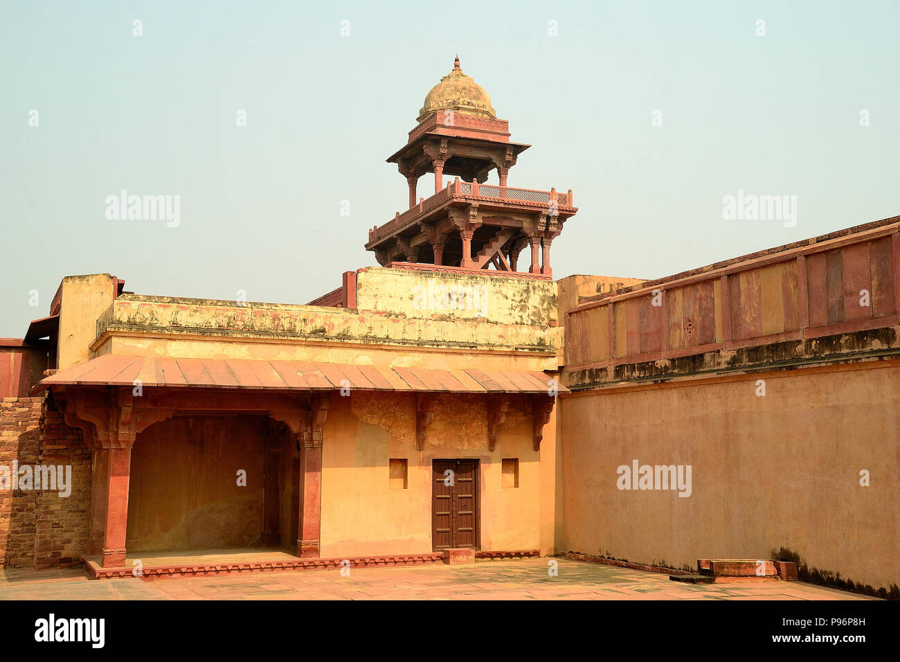 Kleines Gebäude & Jodhabai's Küche in der Nähe von Jodha Bai's Palace, Fatehpur Sikri, Uttar Pradesh, Indien Stockfoto