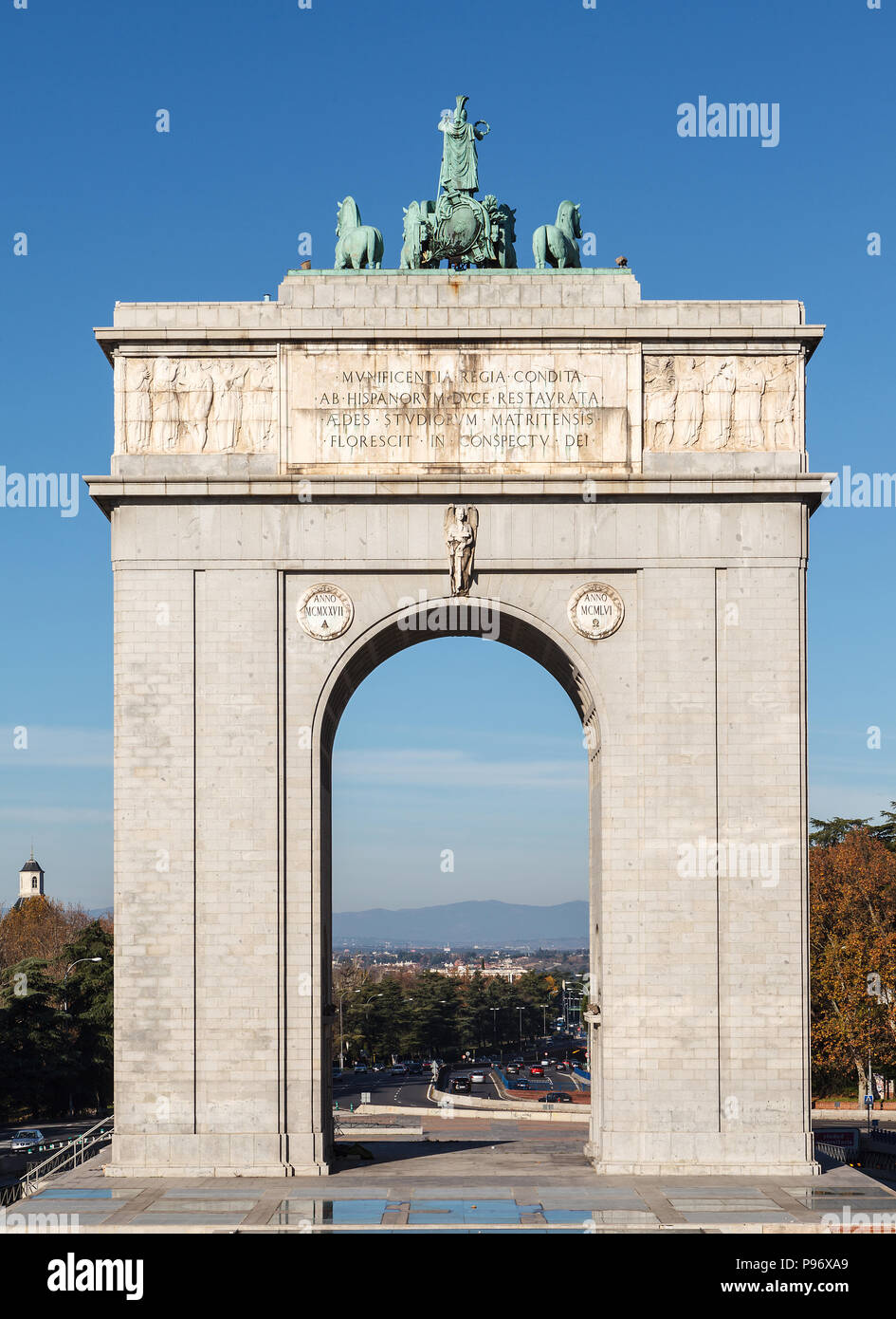 Das siegestor von Madrid (Arco de la Victoria oder Moncloa Tor). Madrid, Spanien Stockfoto